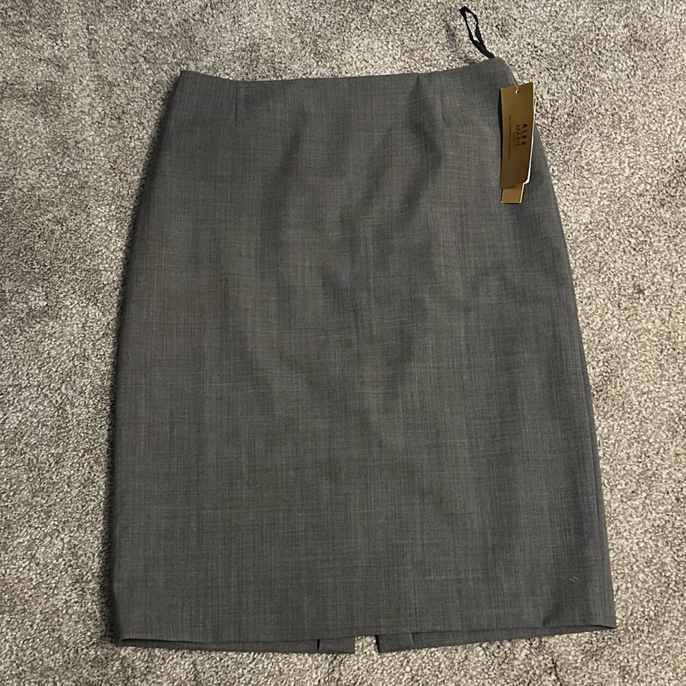NWT: Alex Marie : Gray Pencil Skirt : Sz.4